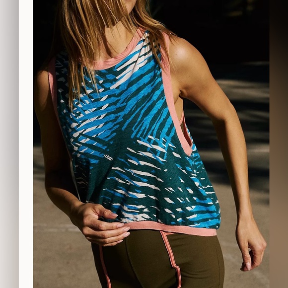 NWOT Free People Movement Love Crop Tank in Varsity Blue Combo Size Medium - Picture 3 of 11